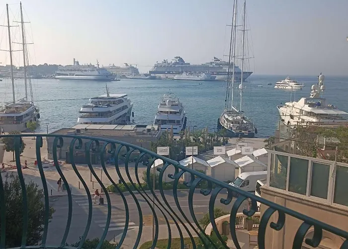 By The Sea - 23443 *